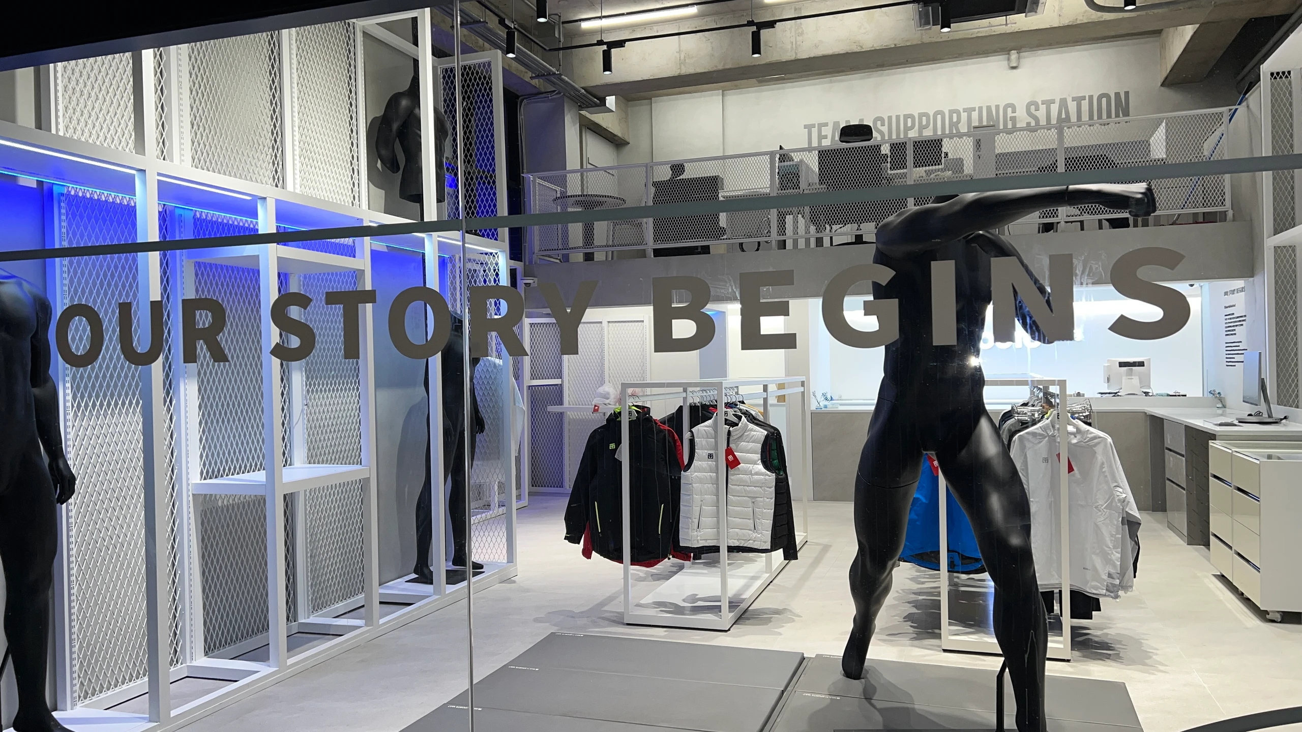 무토 팀즈 OUR STORY BEGINS 윈도 그래픽