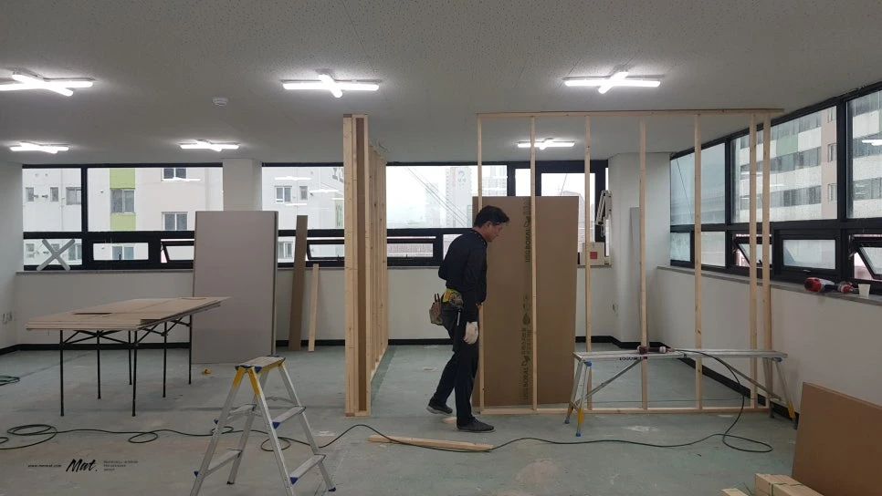 시민주거연구소 공간 구획 시공 과정