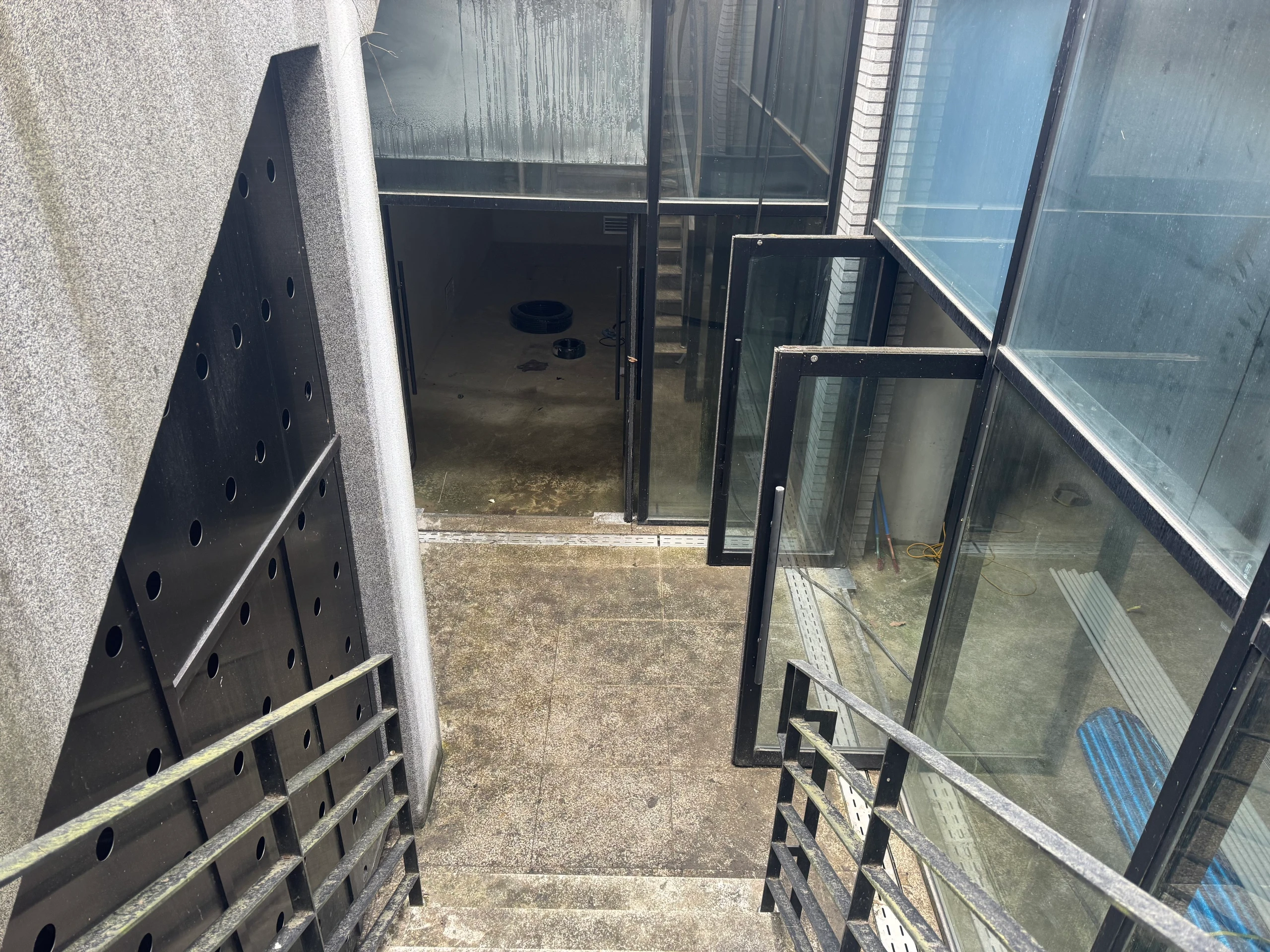 세종 PORT3 크로스핏 박스 — 시공 전 진입 계단